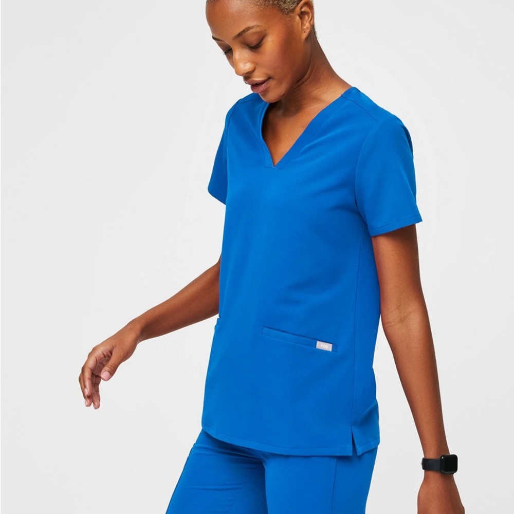 Figs Casma Three-Pocket Scrub Top